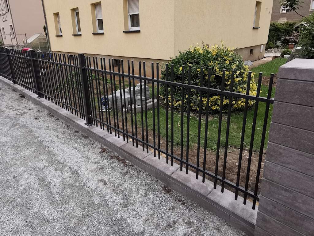 "Onyx gewölbt" PREMIUM Gartentor / Pforte inkl. Pfosten vertikale Profile Gartenpforte Zauntür Schmucktor Hoftor Metalltor Flügeltor Stabfüllung Zierspitzen Rundbogen auf Maß klassisch schlicht günstig hochwertig langlebig feuerverzinkt pulverbeschichtet - Image 19