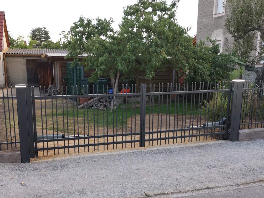 "Onyx gewölbt" PREMIUM Gartentor / Pforte inkl. Pfosten vertikale Profile Gartenpforte Zauntür Schmucktor Hoftor Metalltor Flügeltor Stabfüllung Zierspitzen Rundbogen auf Maß klassisch schlicht günstig hochwertig langlebig feuerverzinkt pulverbeschichtet - Image 16