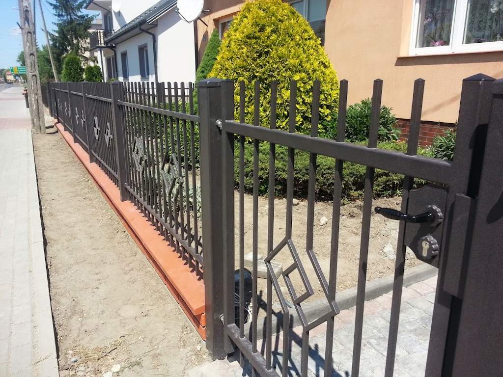 "Smaragd gerade" PREMIUM Gartentor / Pforte inkl. Pfosten vertikale Profile Gartenpforte Zauntür Schmucktor Hoftor Metalltor Flügeltor Stabfüllung Zierspitzen auf Maß klassisch schlicht günstig hochwertig langlebig feuerverzinkt pulverbeschichtet - Image 11