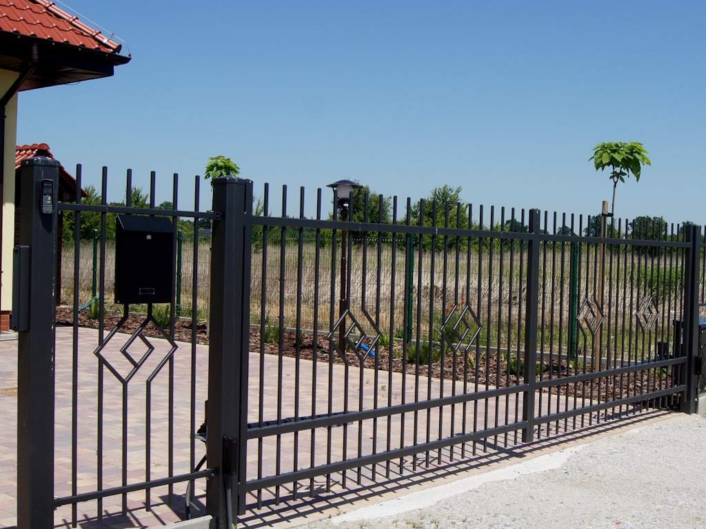 "Smaragd gerade" PREMIUM Gartentor / Pforte inkl. Pfosten vertikale Profile Gartenpforte Zauntür Schmucktor Hoftor Metalltor Flügeltor Stabfüllung Zierspitzen auf Maß klassisch schlicht günstig hochwertig langlebig feuerverzinkt pulverbeschichtet - Image 14